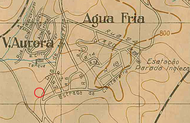 No mapa de 1924, a área dos imóveis é identificada pelo círculo vermelho.