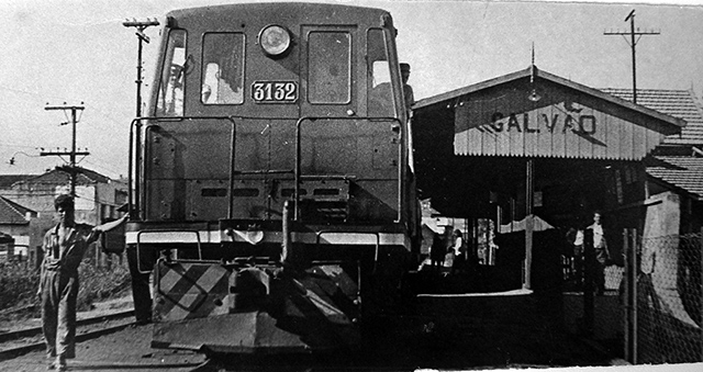 A Estação Vila Galvão entre as décadas de 40 e 50 (clique para ampliar).