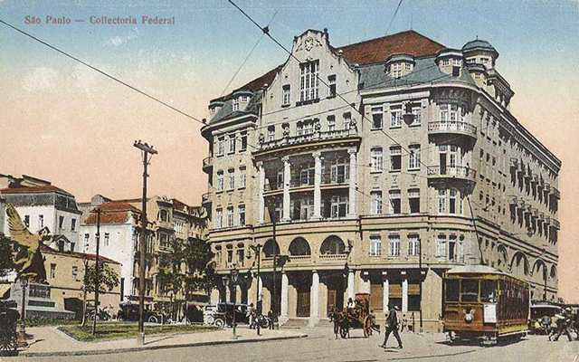 O prédio em 1924 (clique na foto para ampliar).