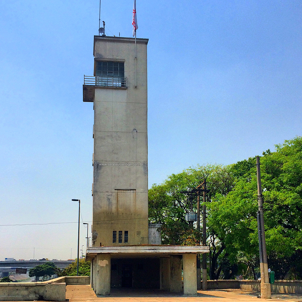 A Torre Negra - Crítica - Duas Torres