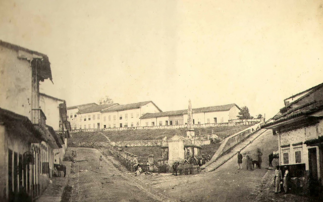 Na foto o Largo da Memória em meados do século 19 (clique na foto para ampliar).
