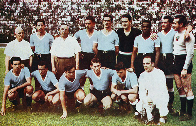 Seleção do Uruguai em partida da Copa de 1950 (Fonte: SPFC.NET)