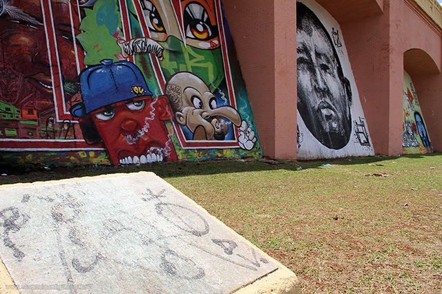 Nos Arcos do Jânio, grafite e vandalismo se misturam (clique para ampliar)
