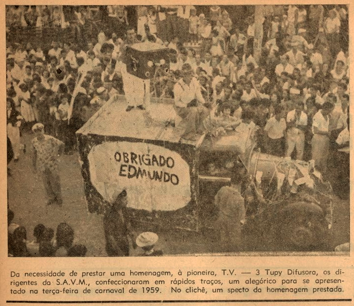 Na foto, a TV Tupi cobrindo o carnaval de Vila Esperança