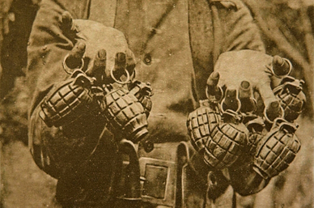 As granadas das tropas revolucionárias eram apelidades de "abacaxis paulistas"