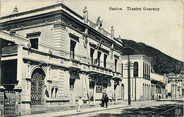 Neste postal antigo, o Teatro Guarany nos primeiros anos do século 20 (clique para ampliar)