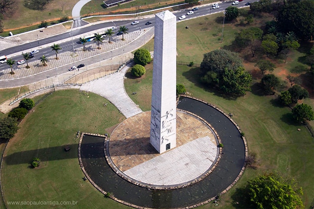 O Obelisco do Ibirapuera (clique para ampliar)