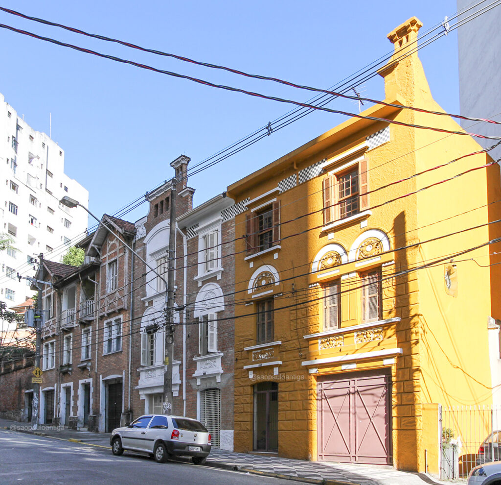 Conheça esse elegante conjunto de residências antigas do bairro da Bela Vista, no centro, que nos remetem a uma atmosfera londrina.