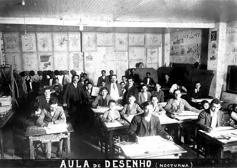 e 6-Escola Profissional Masculina, no bairro do Brás, em São Paulo